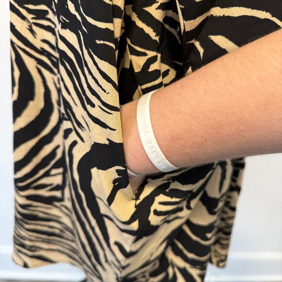 NWOT Monkl Oversize Zebra Animal Print 3/4 Sleeve Button Down Shirt Dress Size L - Picture 9 of 9